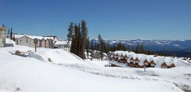 Plaza on the Ridge