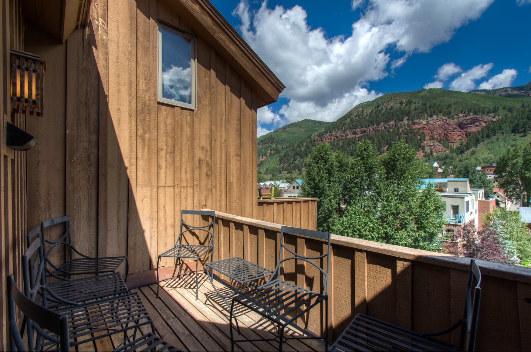 Deck with 5 chairs
