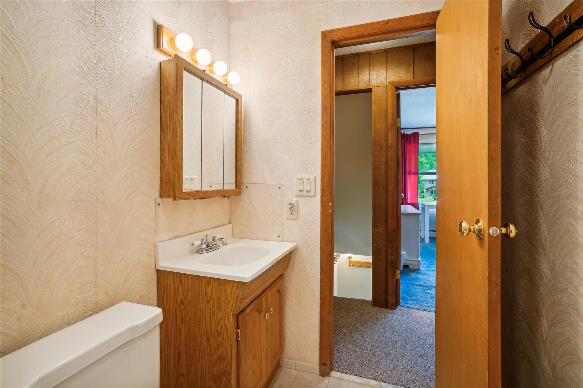 Full bathroom