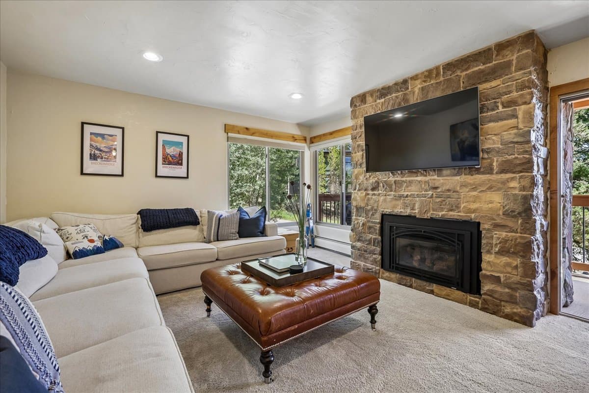 Living Area - Ski Watch 329 - Breckenridge Vacation Rental