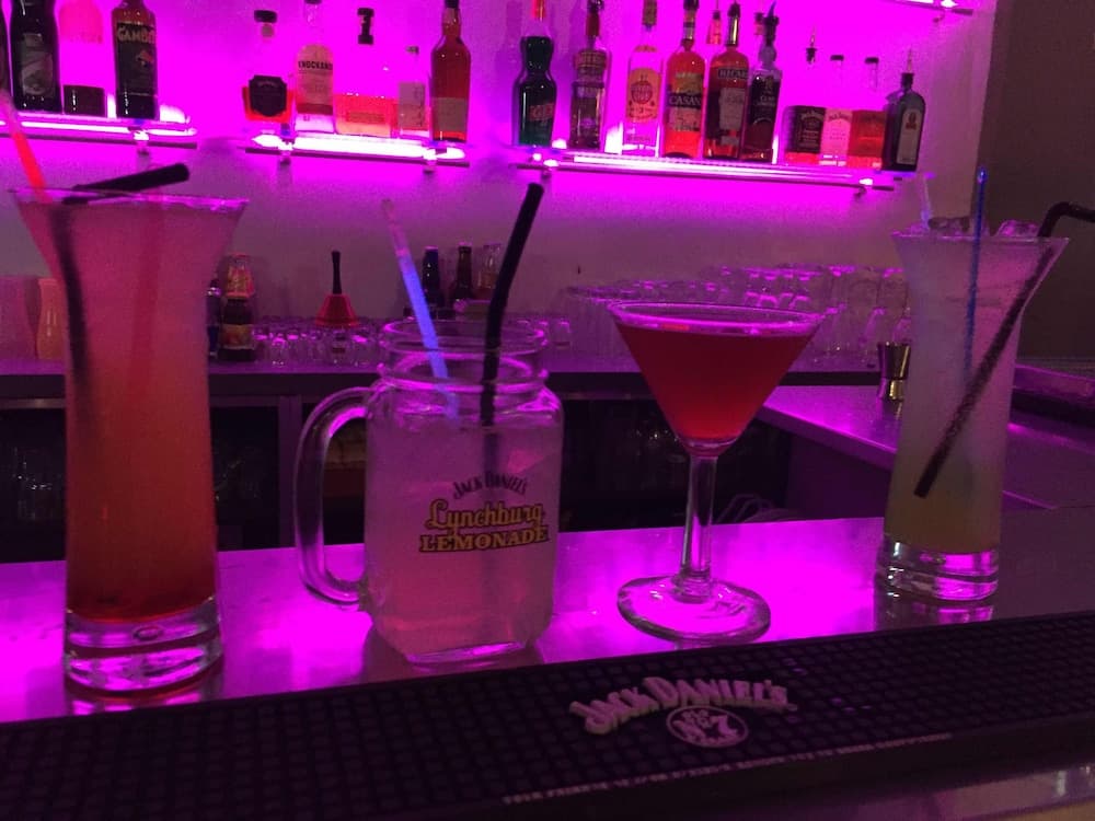 Bar