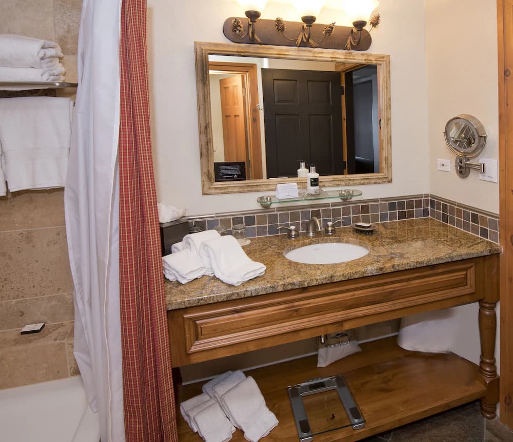 Bathroom sink