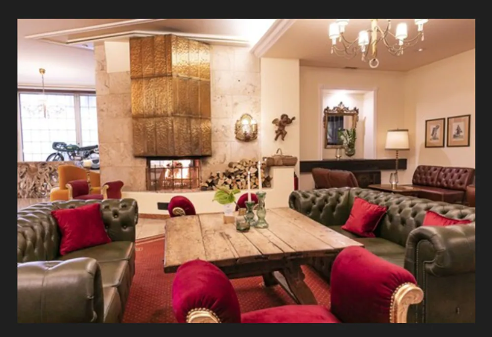 Lobby lounge