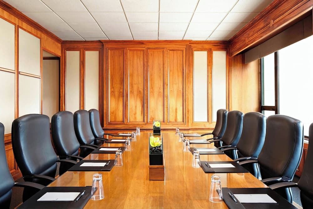 Meeting facility