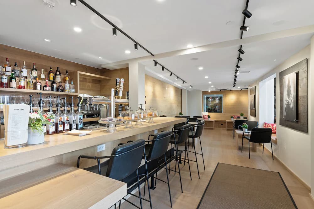 Coffee shop
