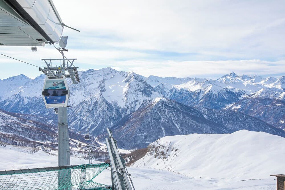 Snow and ski sports