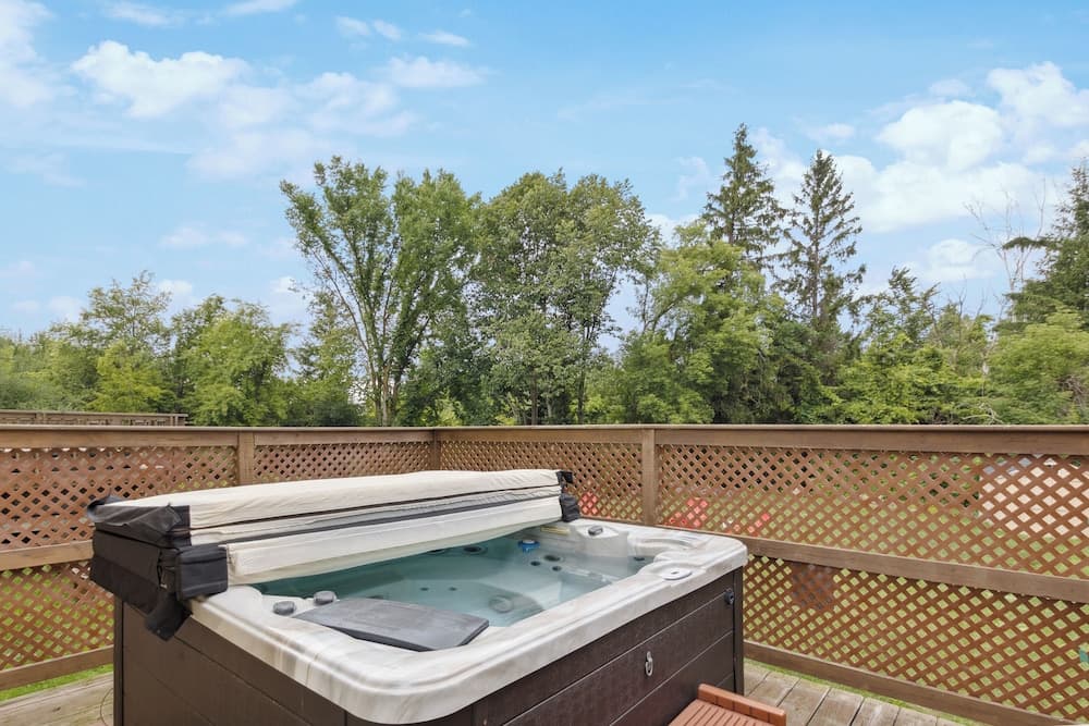 Private spa tub