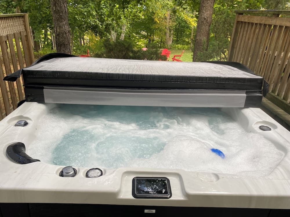 Private spa tub