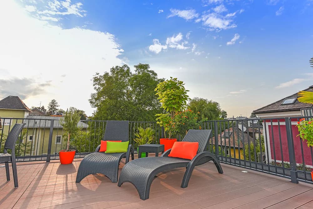 Sundeck