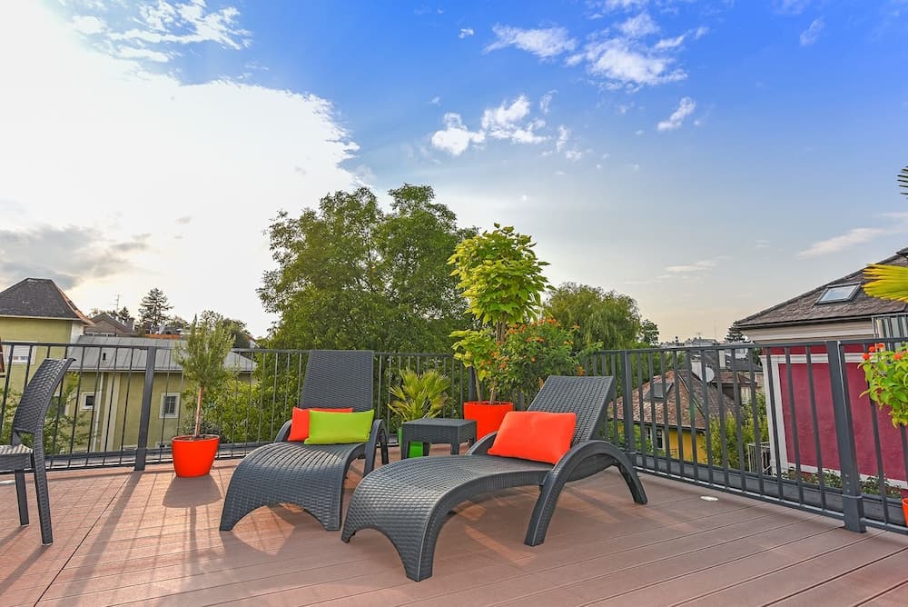 Sundeck