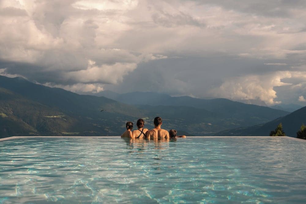 Infinity pool