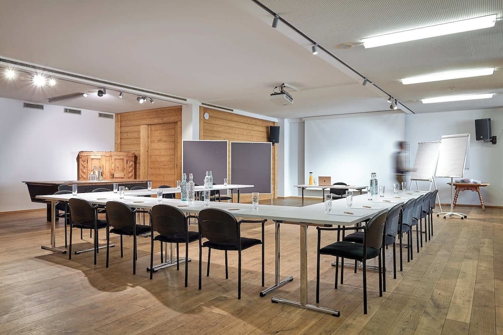 Meeting facility