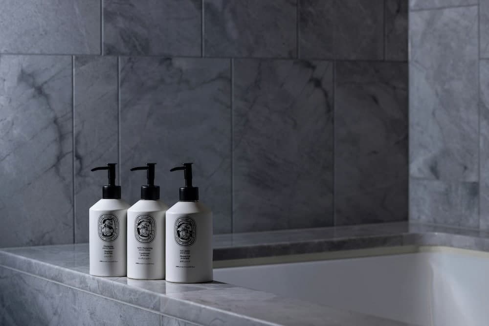 Bathroom amenities
