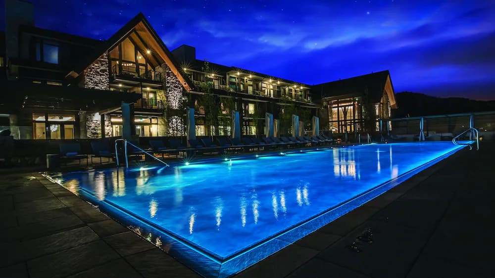Infinity pool