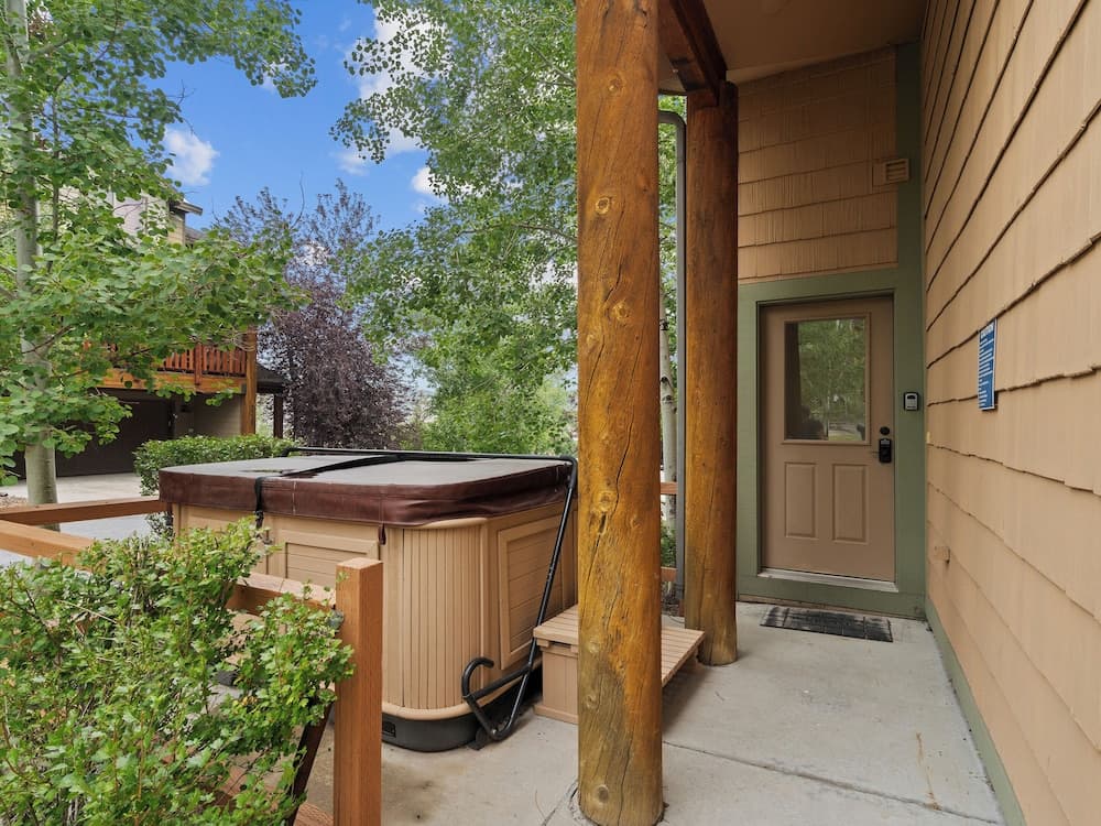 Private spa tub