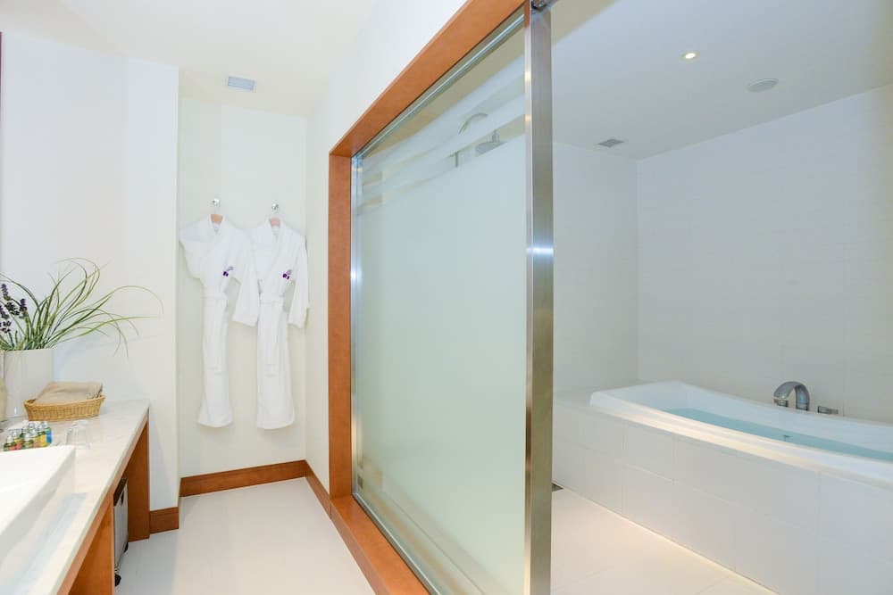 Bathroom amenities
