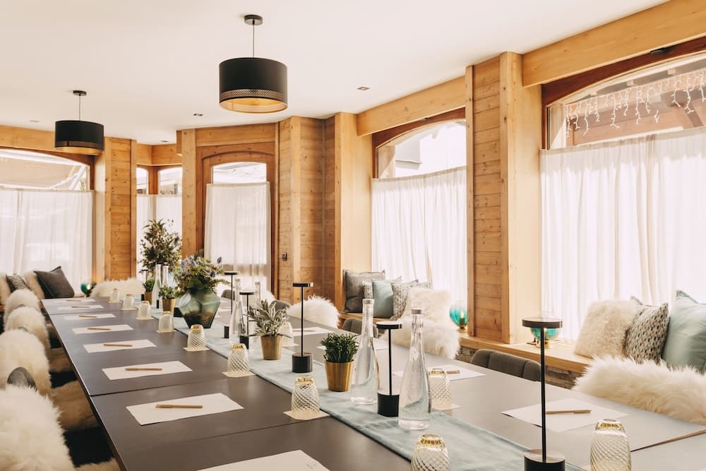 Meeting facility