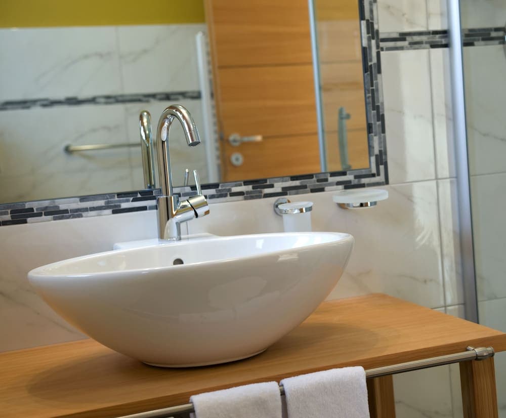 Bathroom sink