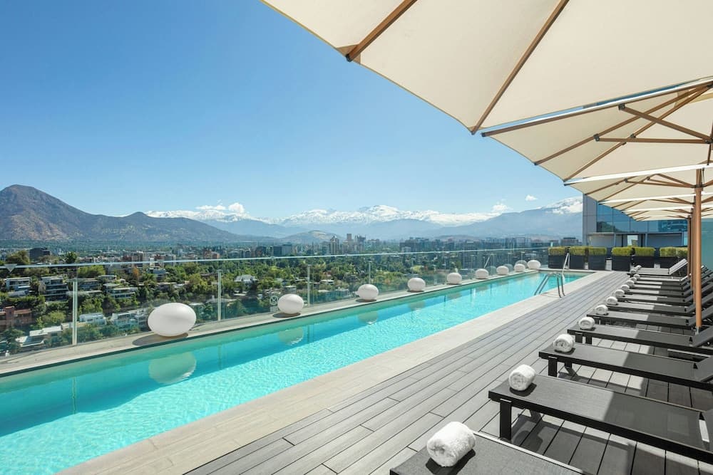 Indoor/outdoor pool