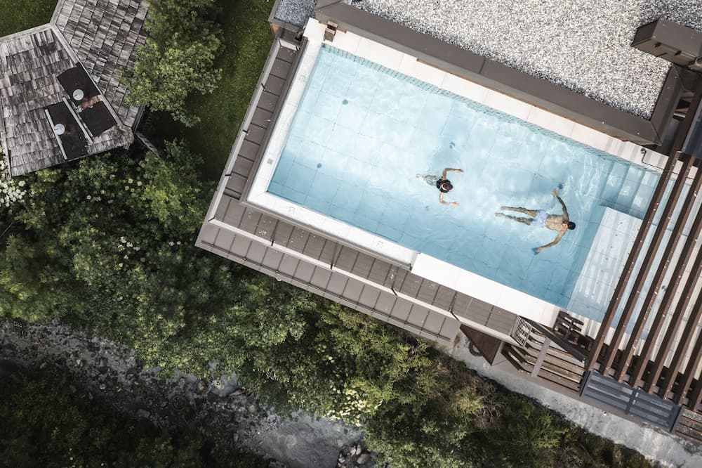 Infinity pool