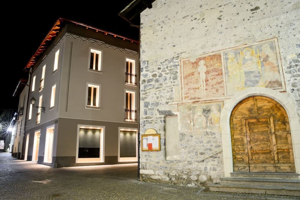 Front of property - evening/night