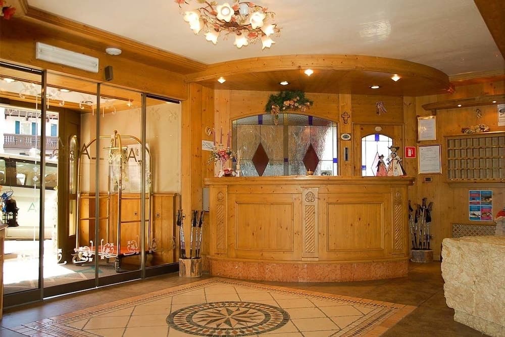 Concierge desk