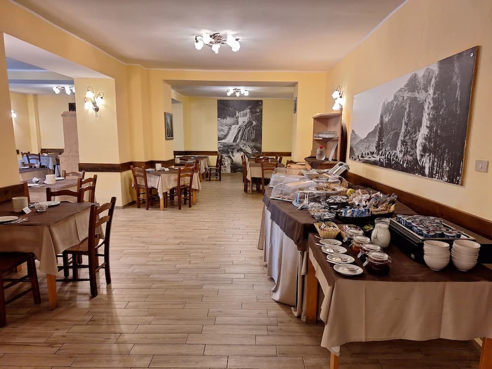 Breakfast buffet