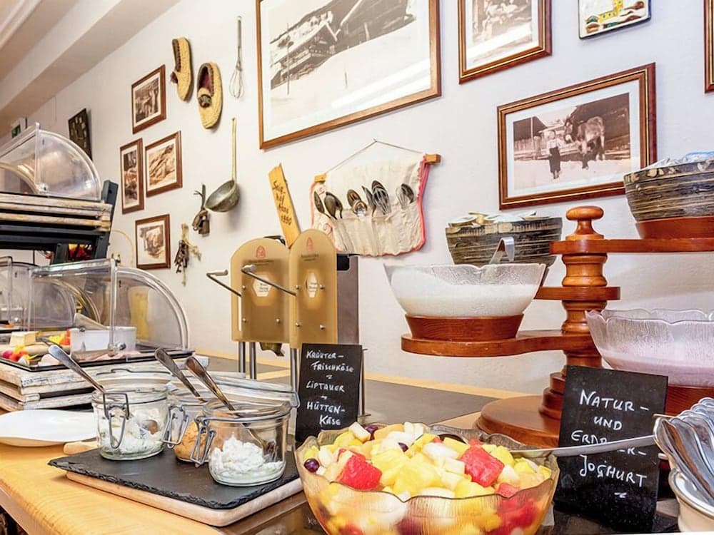 Breakfast buffet
