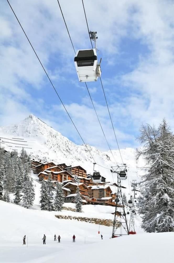 Snow and ski sports