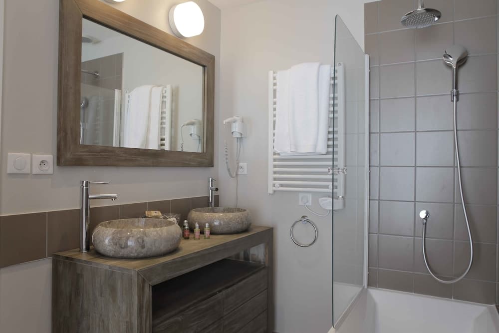 Bathroom amenities