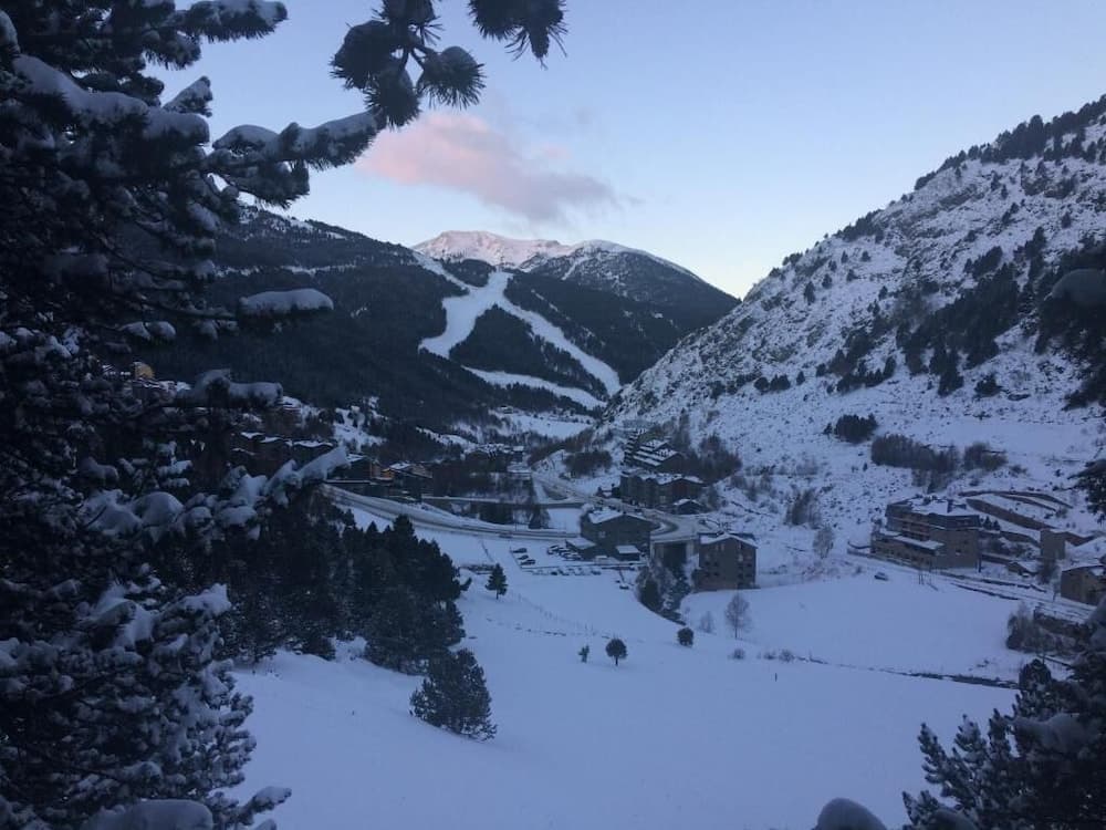 Snow and ski sports